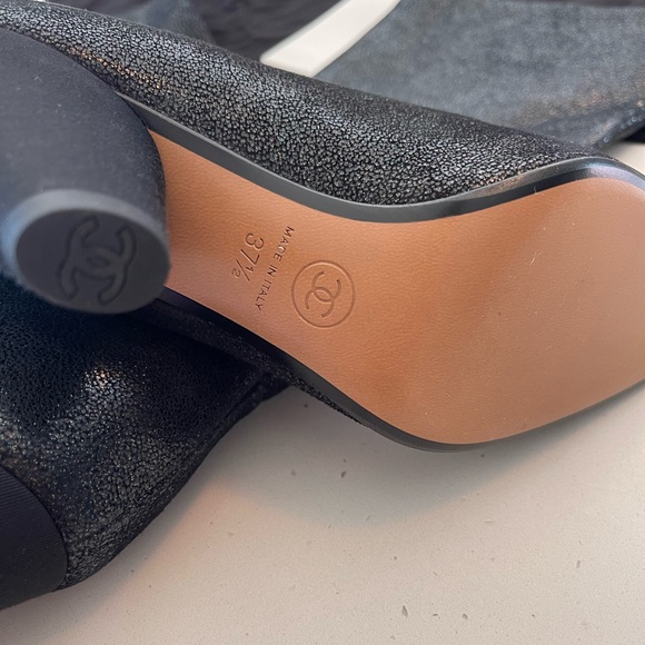 CHANEL Tall Black Metallic Pebbled Boots CC Cap Toe 37.5 - Picture 6 of 12